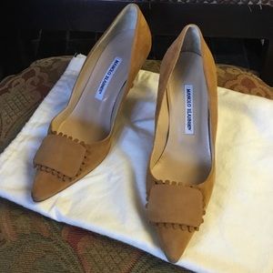 MANOLO BLAHNIK Carmel/tan color pumps size 38/8